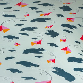 DivineTrendz Exclusive -  Birds And Kites Elastic Table Cover